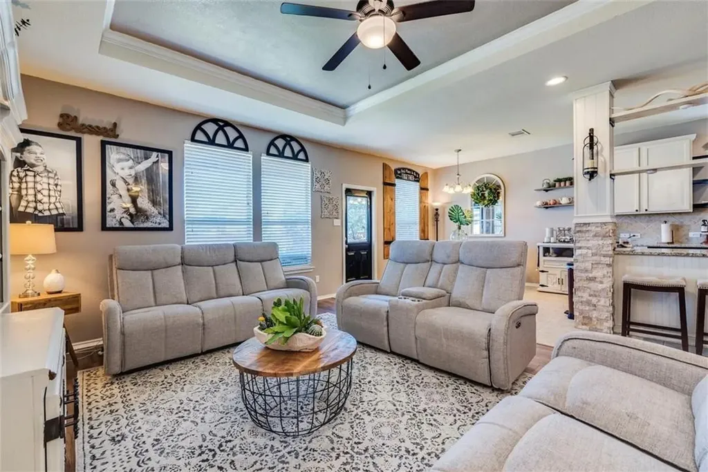124 Thrasher Cove Leander TX 78641
