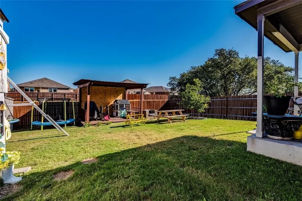 124 Thrasher Cove Leander TX 78641