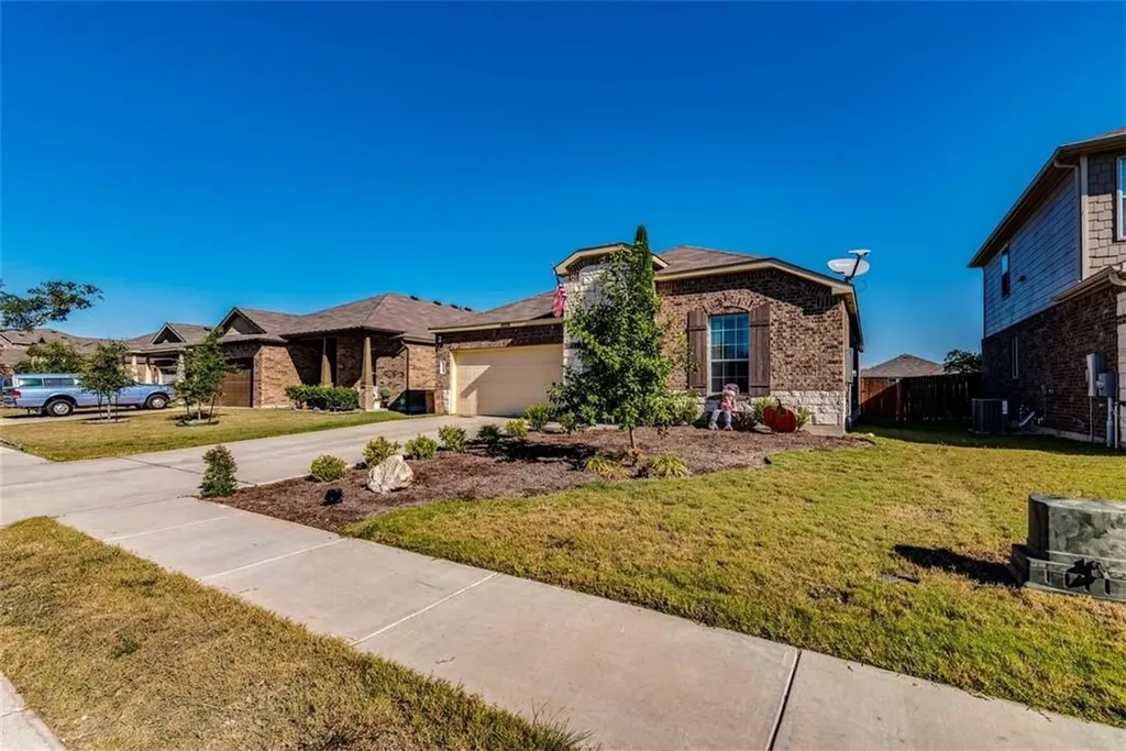 124 Thrasher Cove Leander TX 78641