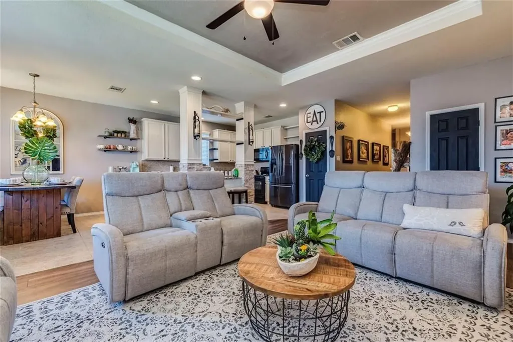 124 Thrasher Cove Leander TX 78641