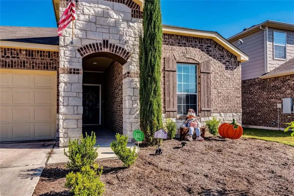124 Thrasher Cove Leander TX 78641