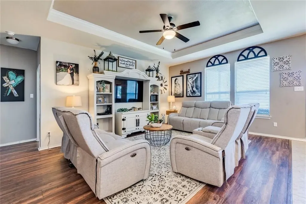 124 Thrasher Cove Leander TX 78641