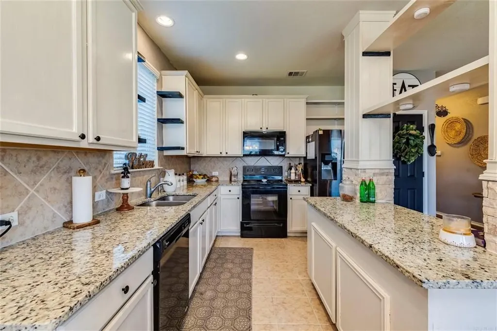 124 Thrasher Cove Leander TX 78641