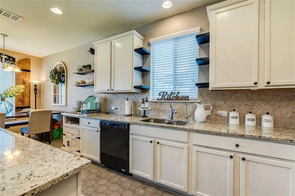 124 Thrasher Cove Leander TX 78641