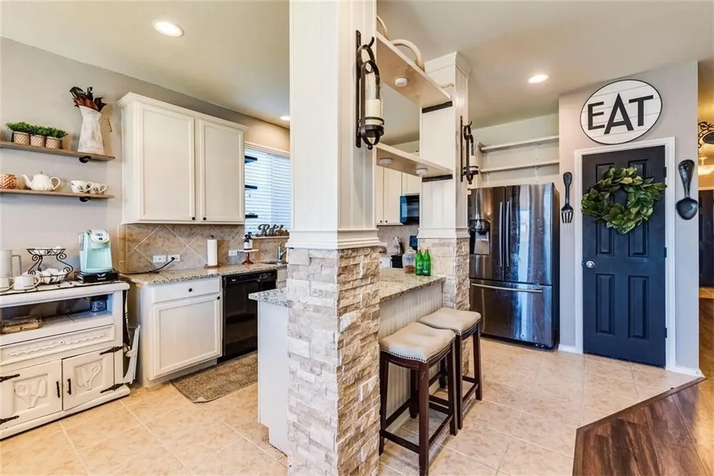 124 Thrasher Cove Leander TX 78641