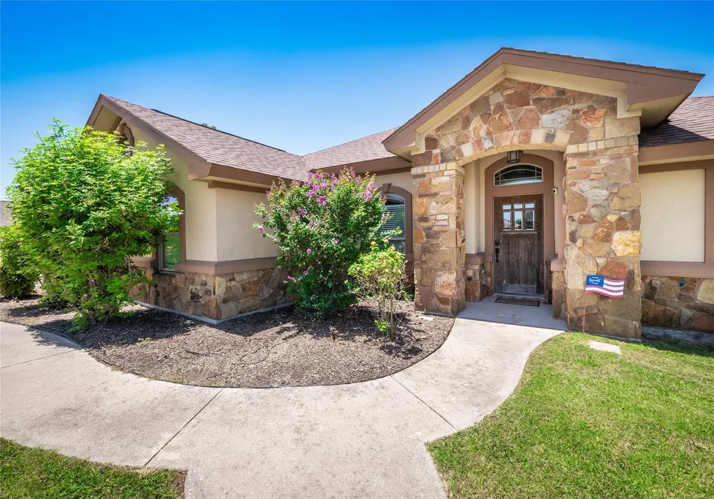 213 Sarahs Lane Liberty Hill TX 78642