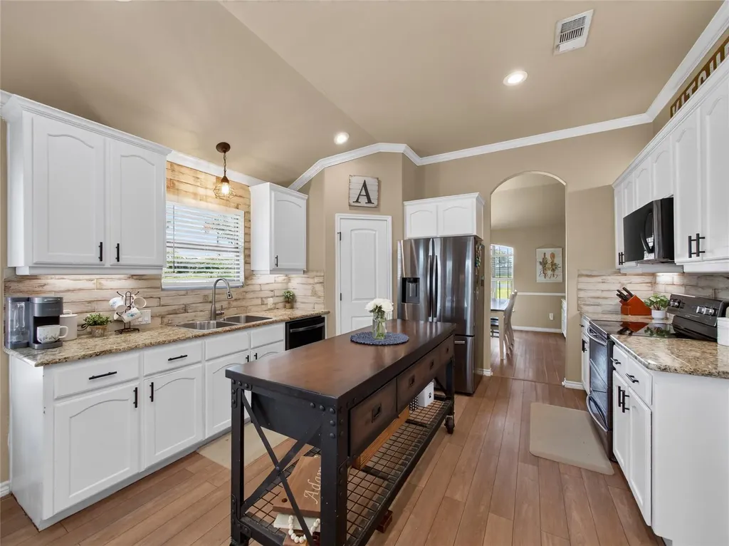 213 Sarahs Lane Liberty Hill TX 78642
