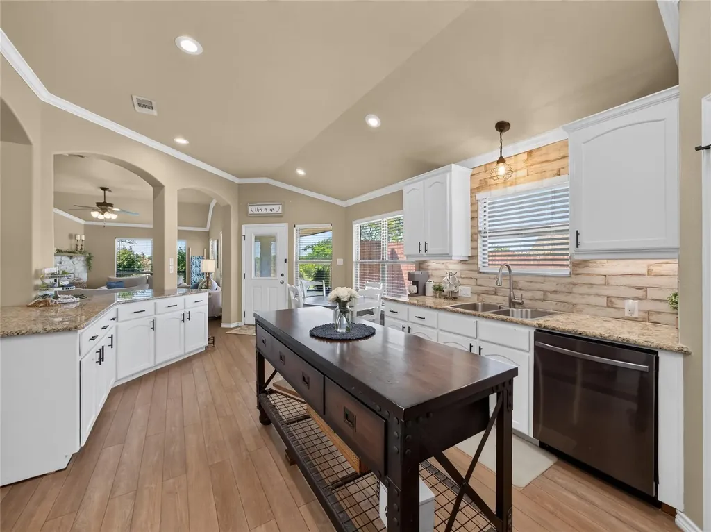 213 Sarahs Lane Liberty Hill TX 78642