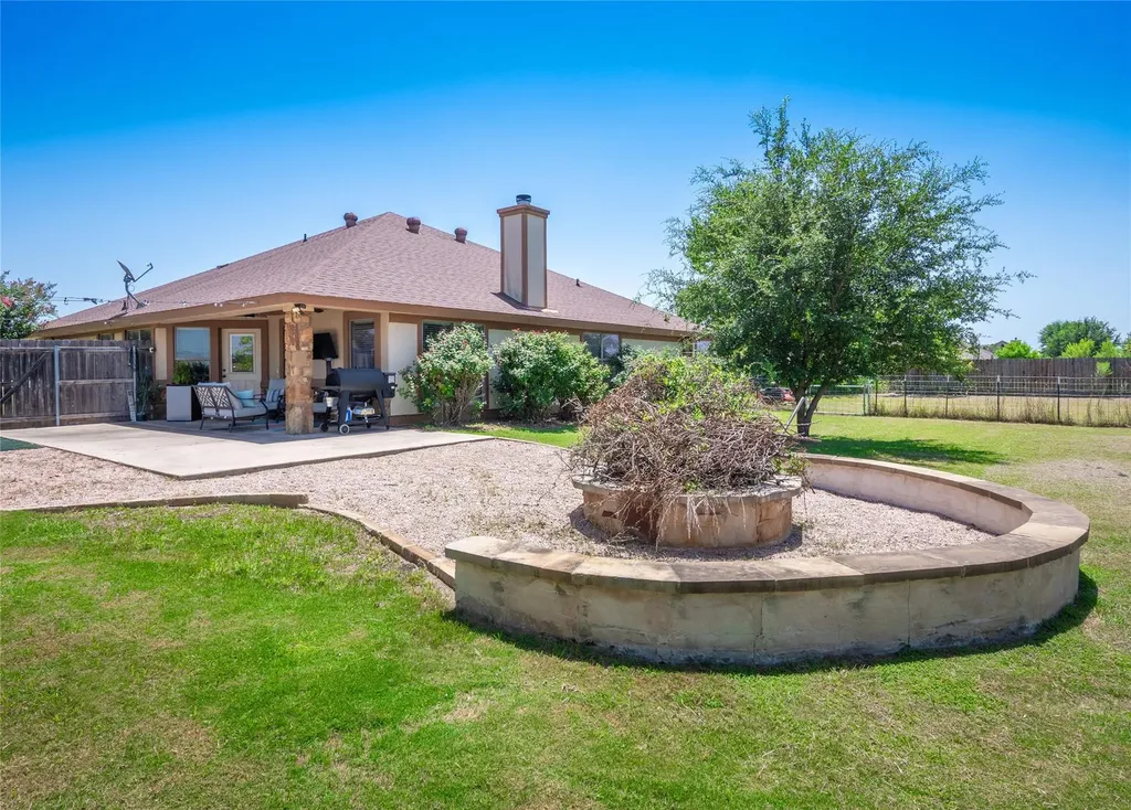 213 Sarahs Lane Liberty Hill TX 78642