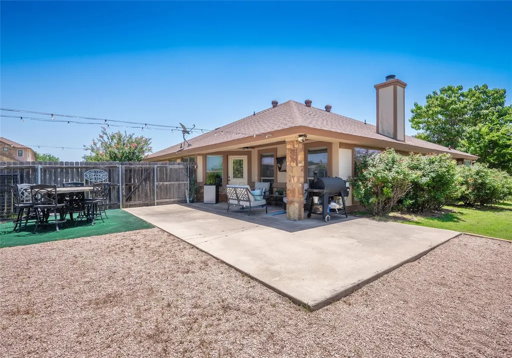 213 Sarahs Lane Liberty Hill TX 78642
