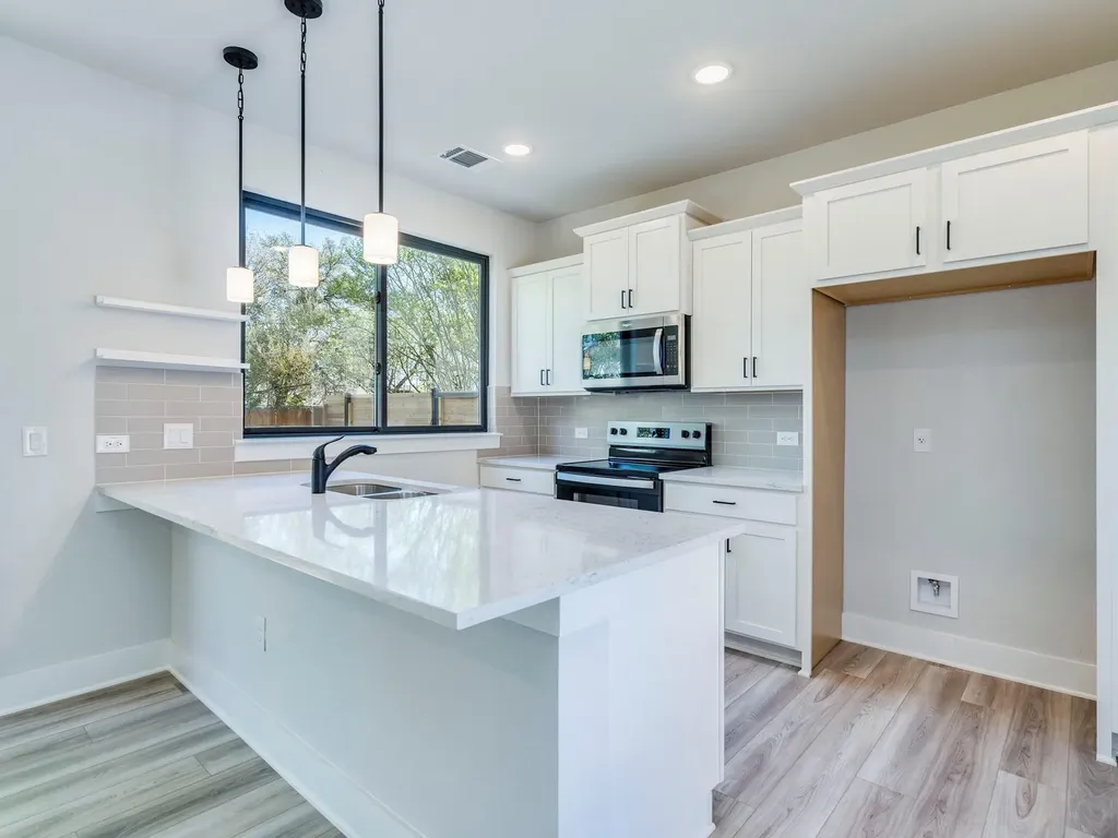 206 E Wonsley Drive Austin TX 78753