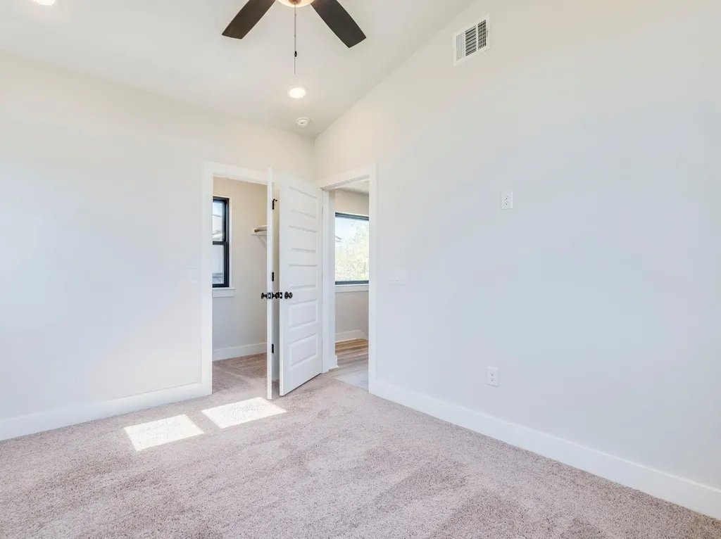 206 E Wonsley Drive Austin TX 78753