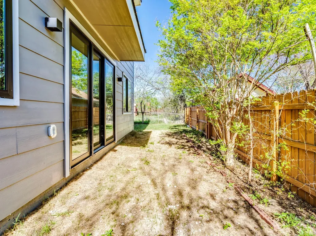 206 E Wonsley Drive Austin TX 78753