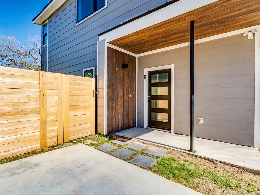 206 E Wonsley Drive Austin TX 78753