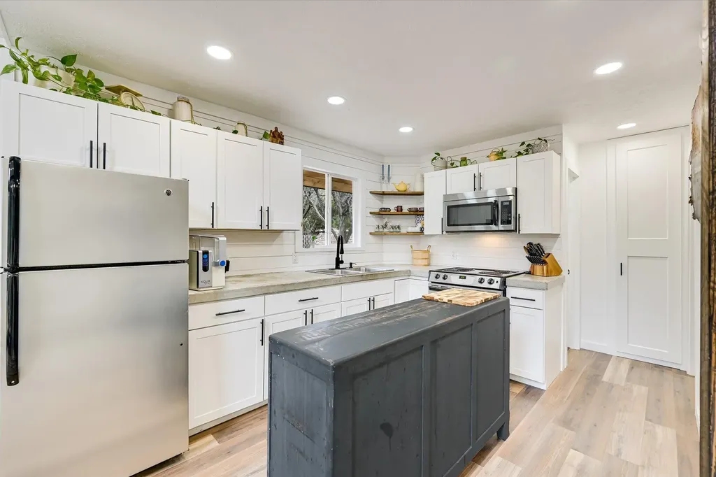 21112 Brewer Lane Lago Vista TX 78645