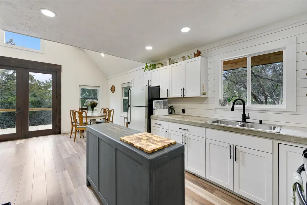 21112 Brewer Lane Lago Vista TX 78645