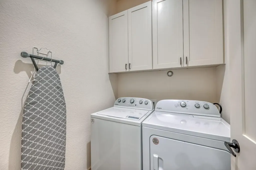 302 Parallel Circle Horseshoe Bay TX 78657