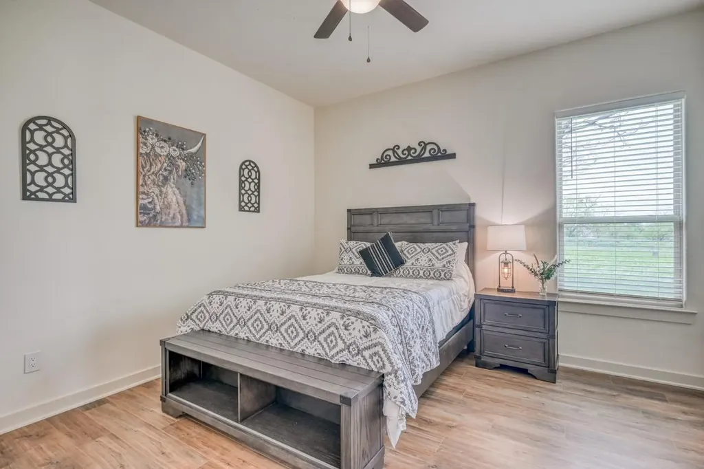 302 Parallel Circle Horseshoe Bay TX 78657