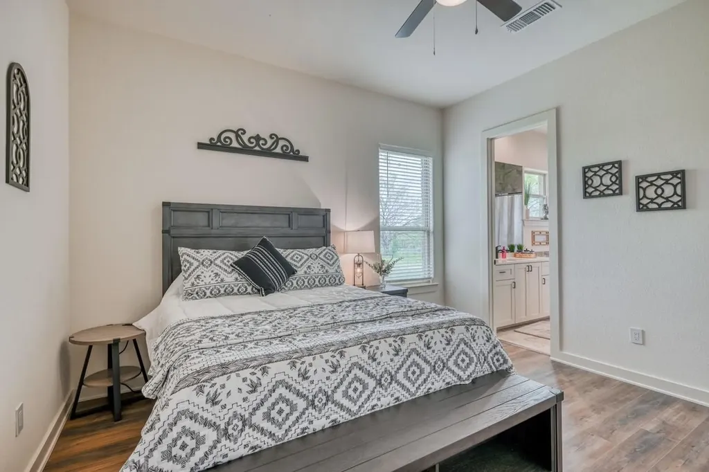 302 Parallel Circle Horseshoe Bay TX 78657