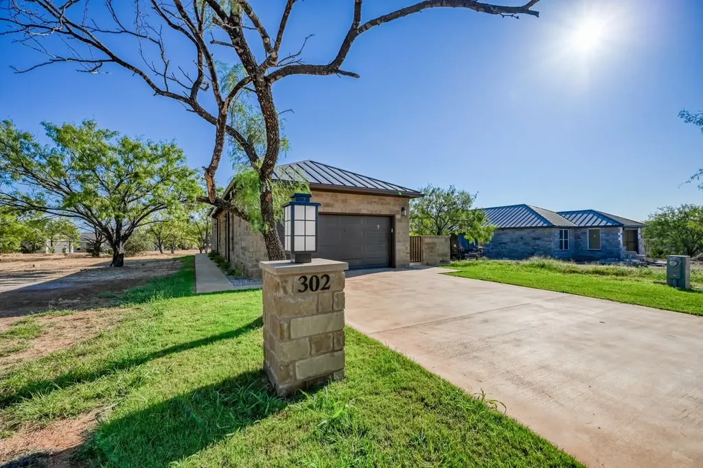 302 Parallel Circle Horseshoe Bay TX 78657