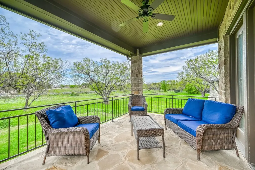 302 Parallel Circle Horseshoe Bay TX 78657