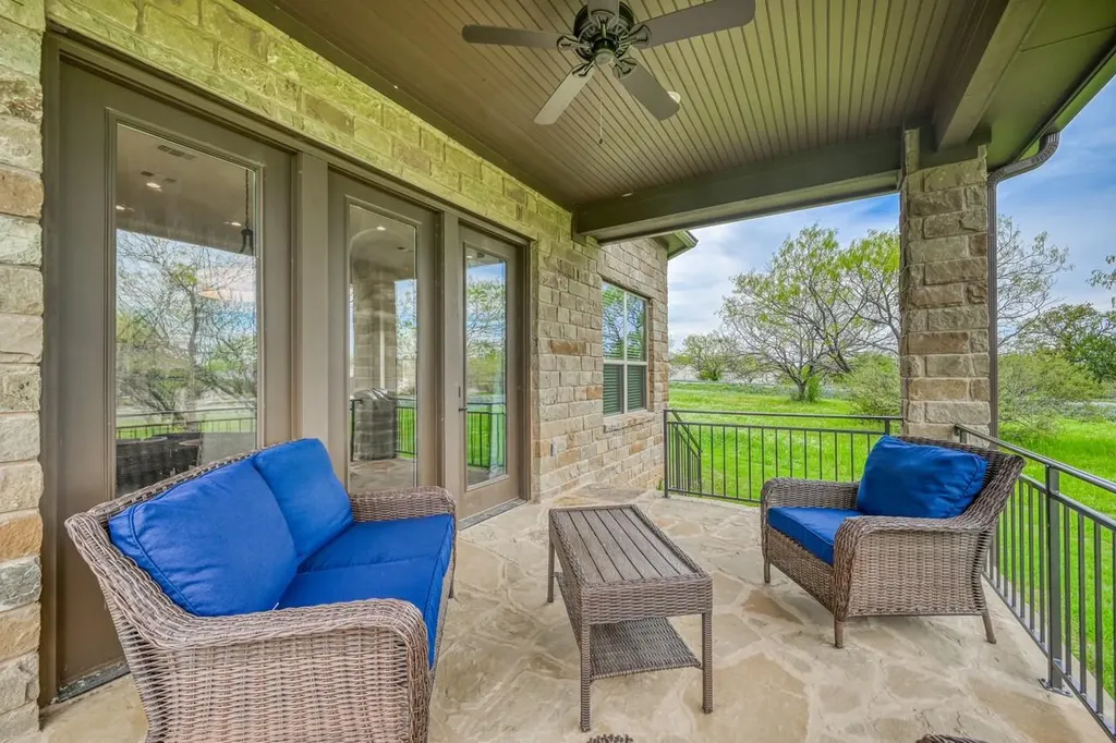 302 Parallel Circle Horseshoe Bay TX 78657
