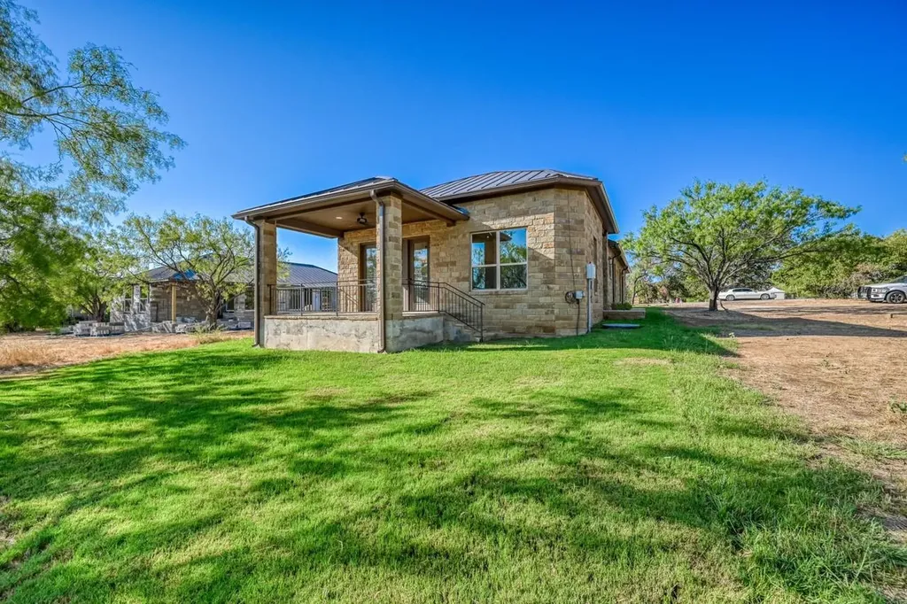 302 Parallel Circle Horseshoe Bay TX 78657