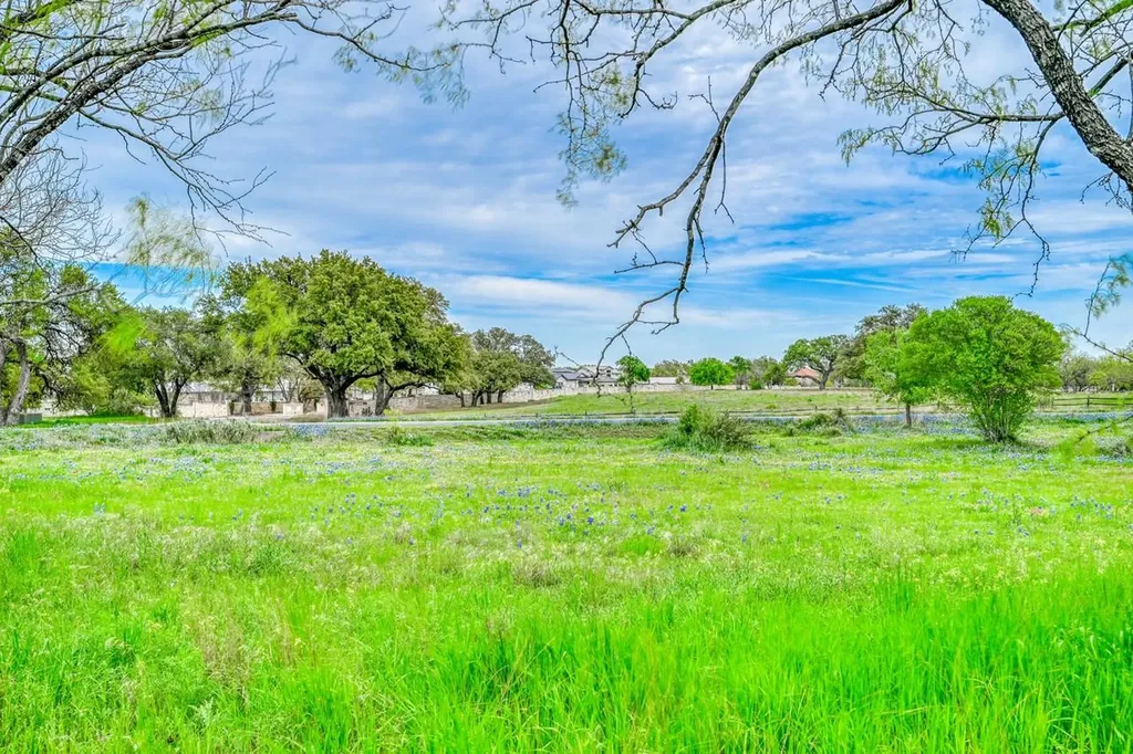 302 Parallel Circle Horseshoe Bay TX 78657
