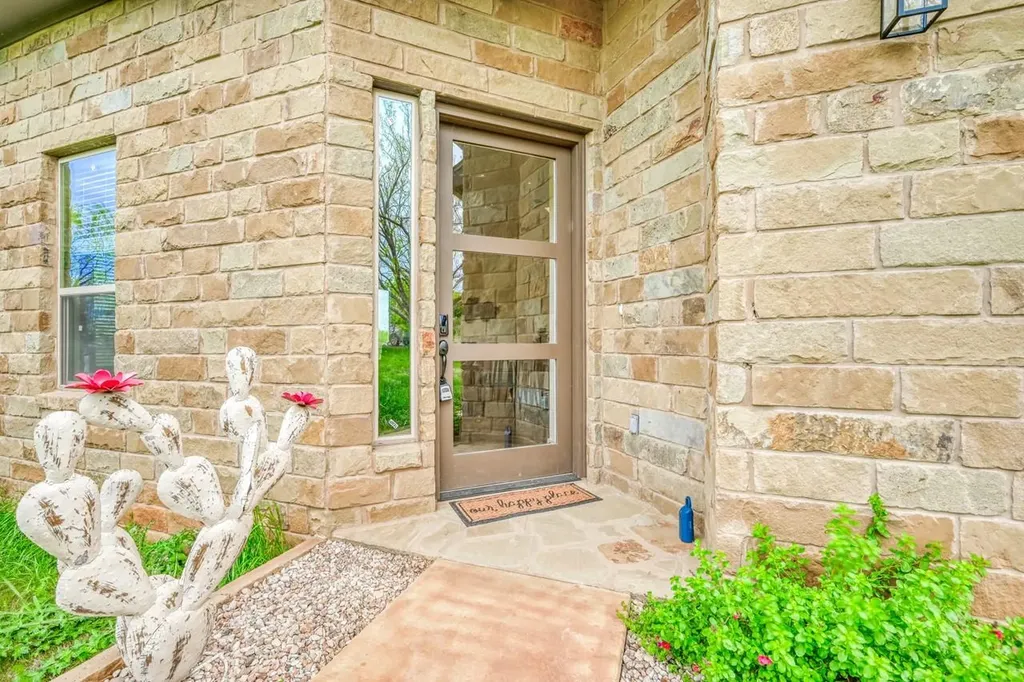 302 Parallel Circle Horseshoe Bay TX 78657