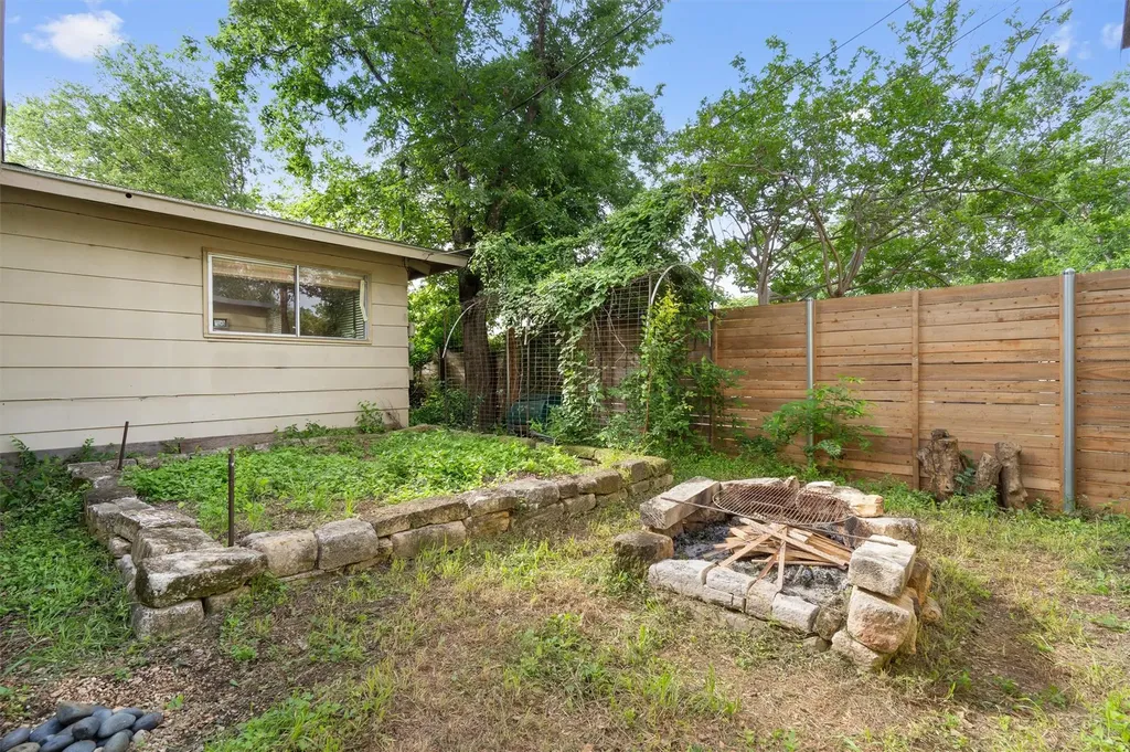 4614 Jinx Avenue Austin TX 78745