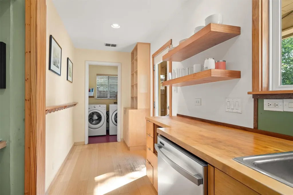 4614 Jinx Avenue Austin TX 78745