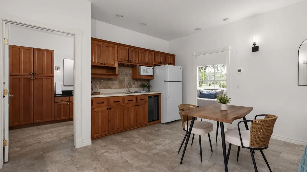 11008 West Cave Boulevard Dripping Springs TX 78620