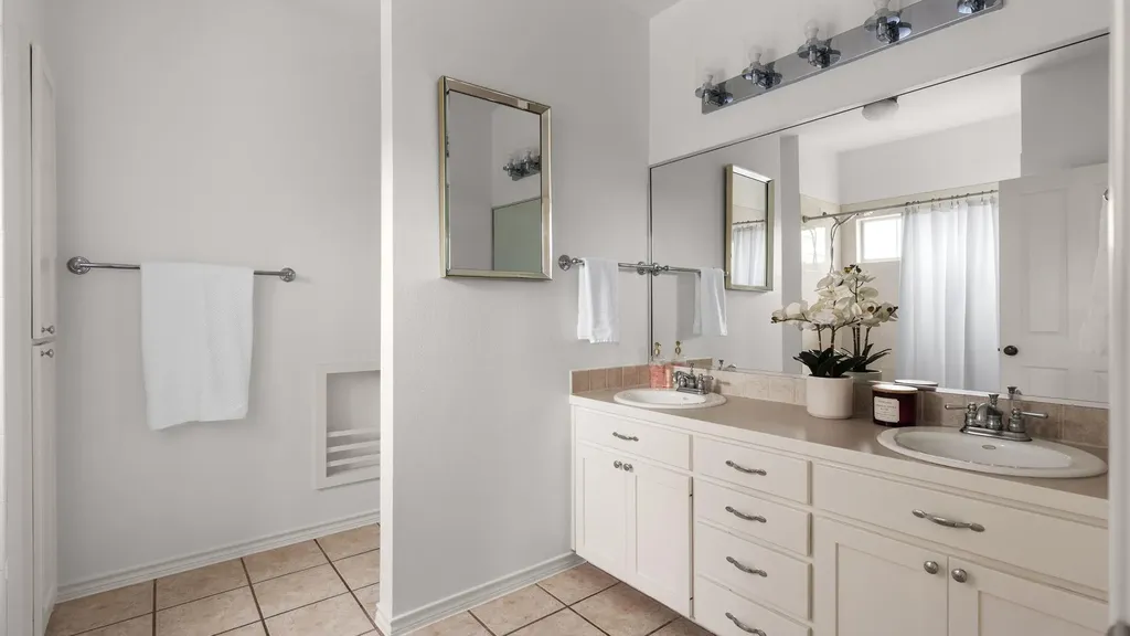 11008 West Cave Boulevard Dripping Springs TX 78620