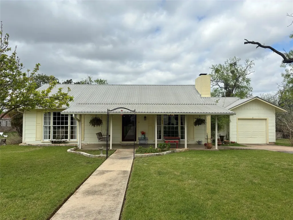 408 S Porter Street Lampasas TX 76550