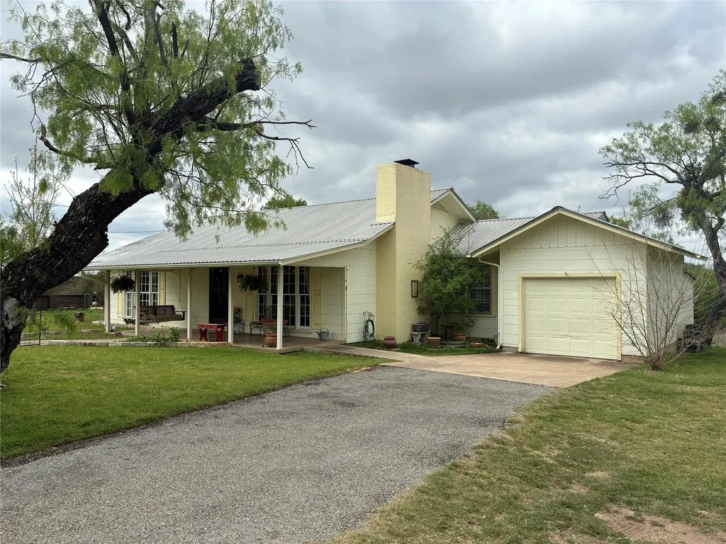 408 S Porter Street Lampasas TX 76550