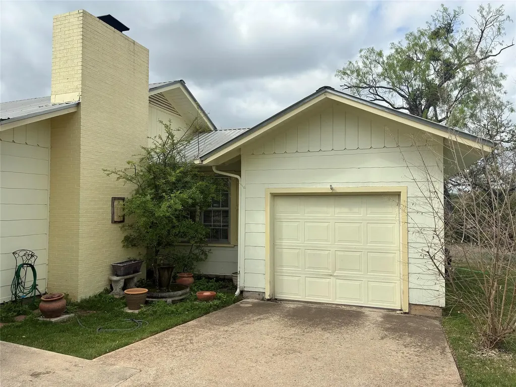 408 S Porter Street Lampasas TX 76550