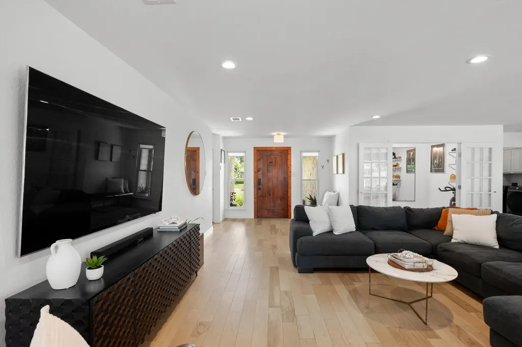 6569 Fair Valley Trail Austin TX 78749
