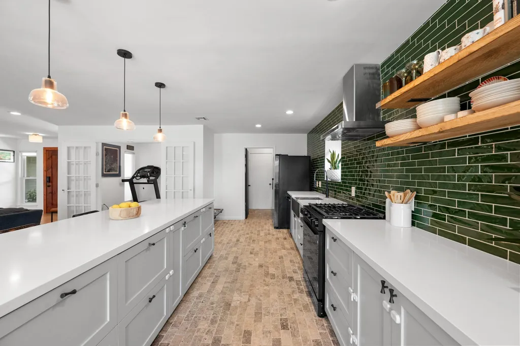 6569 Fair Valley Trail Austin TX 78749