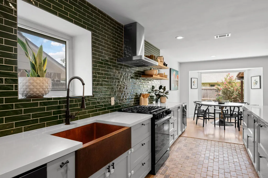 6569 Fair Valley Trail Austin TX 78749