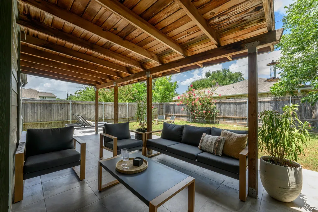 6569 Fair Valley Trail Austin TX 78749
