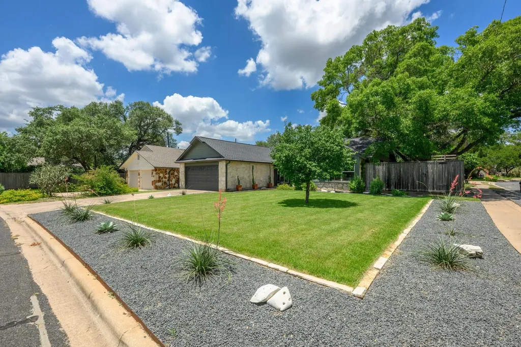 6569 Fair Valley Trail Austin TX 78749
