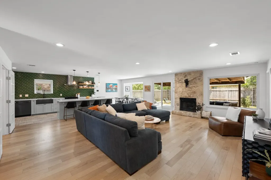 6569 Fair Valley Trail Austin TX 78749