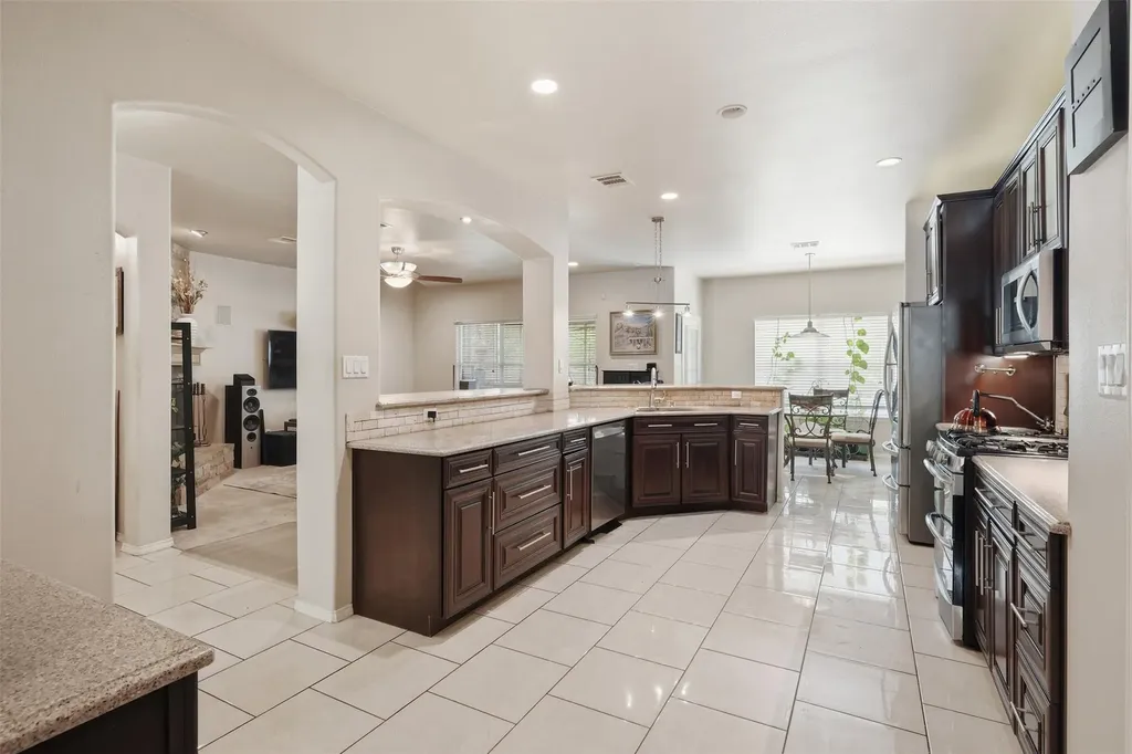 609 Portchester Castle Path Pflugerville TX 78660