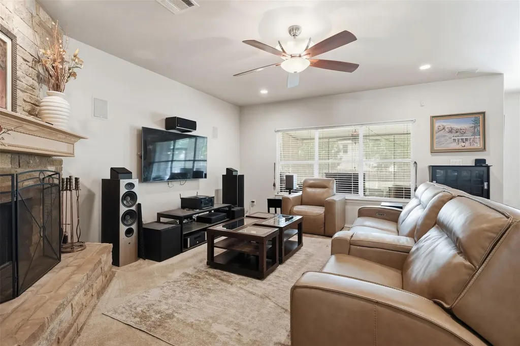 609 Portchester Castle Path Pflugerville TX 78660