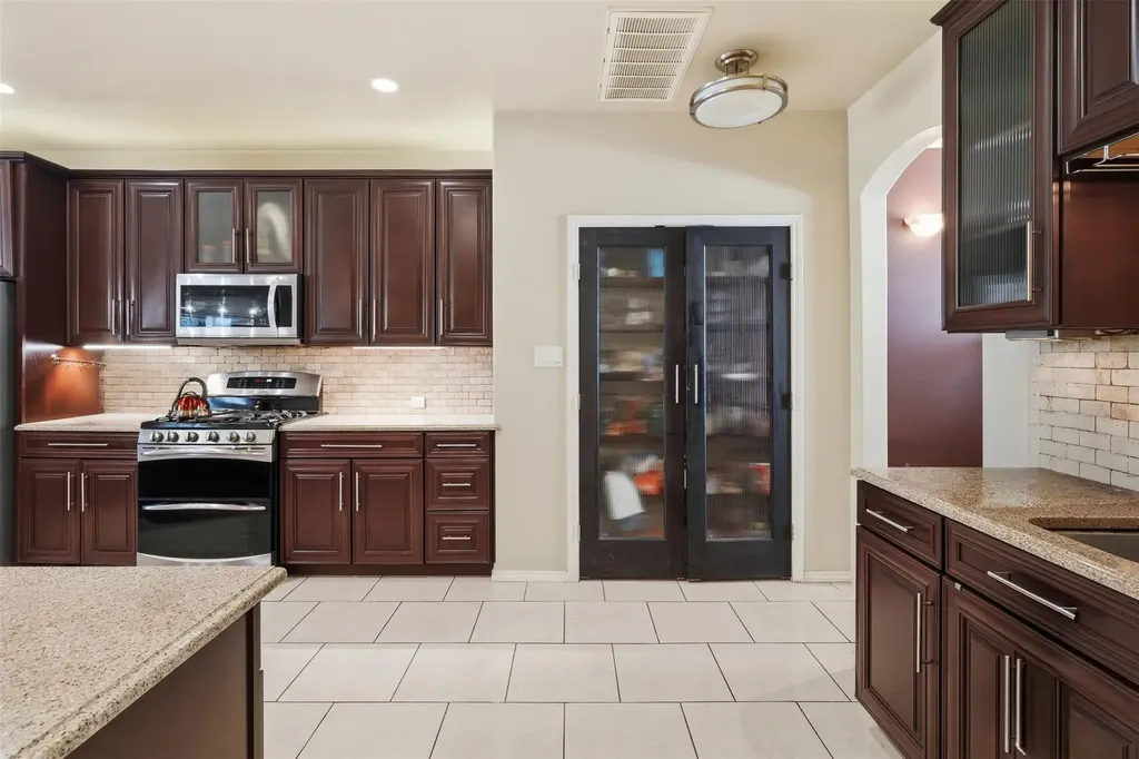 609 Portchester Castle Path Pflugerville TX 78660