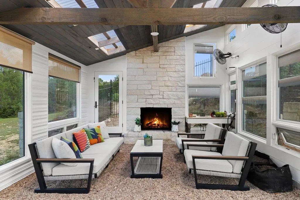 409 Dos Lagos Dripping Springs TX 78620