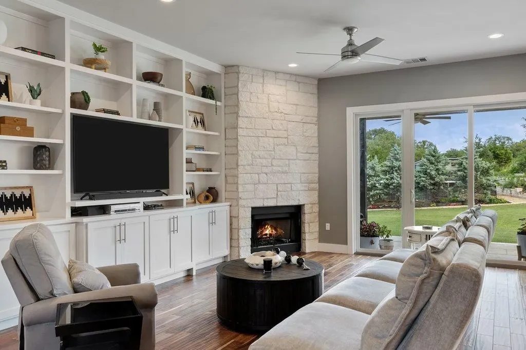 409 Dos Lagos Dripping Springs TX 78620