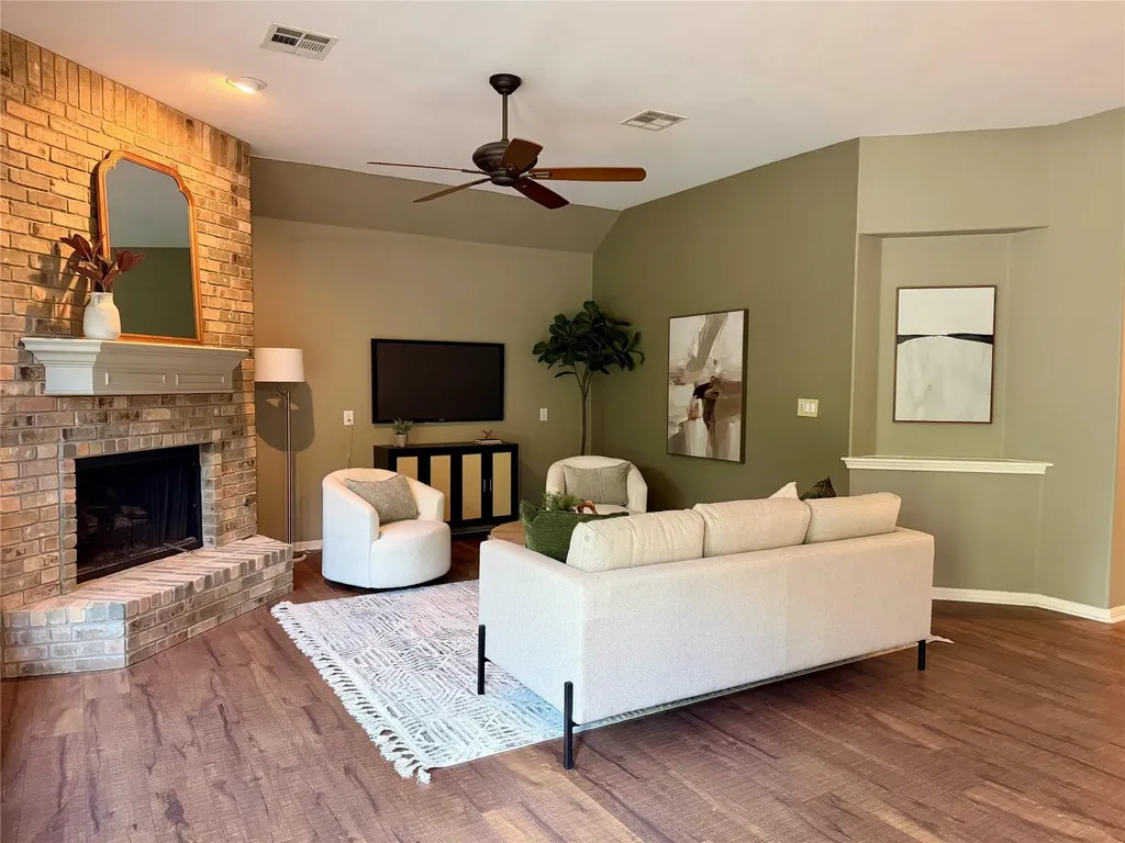 8024 Cobblestone Austin TX 78735