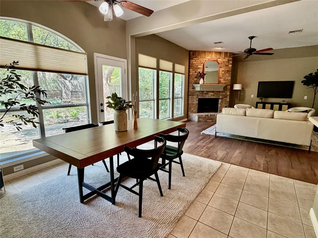 8024 Cobblestone Austin TX 78735