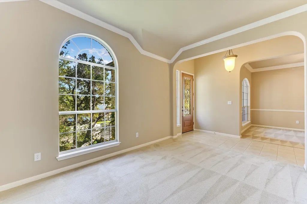 8024 Cobblestone Austin TX 78735
